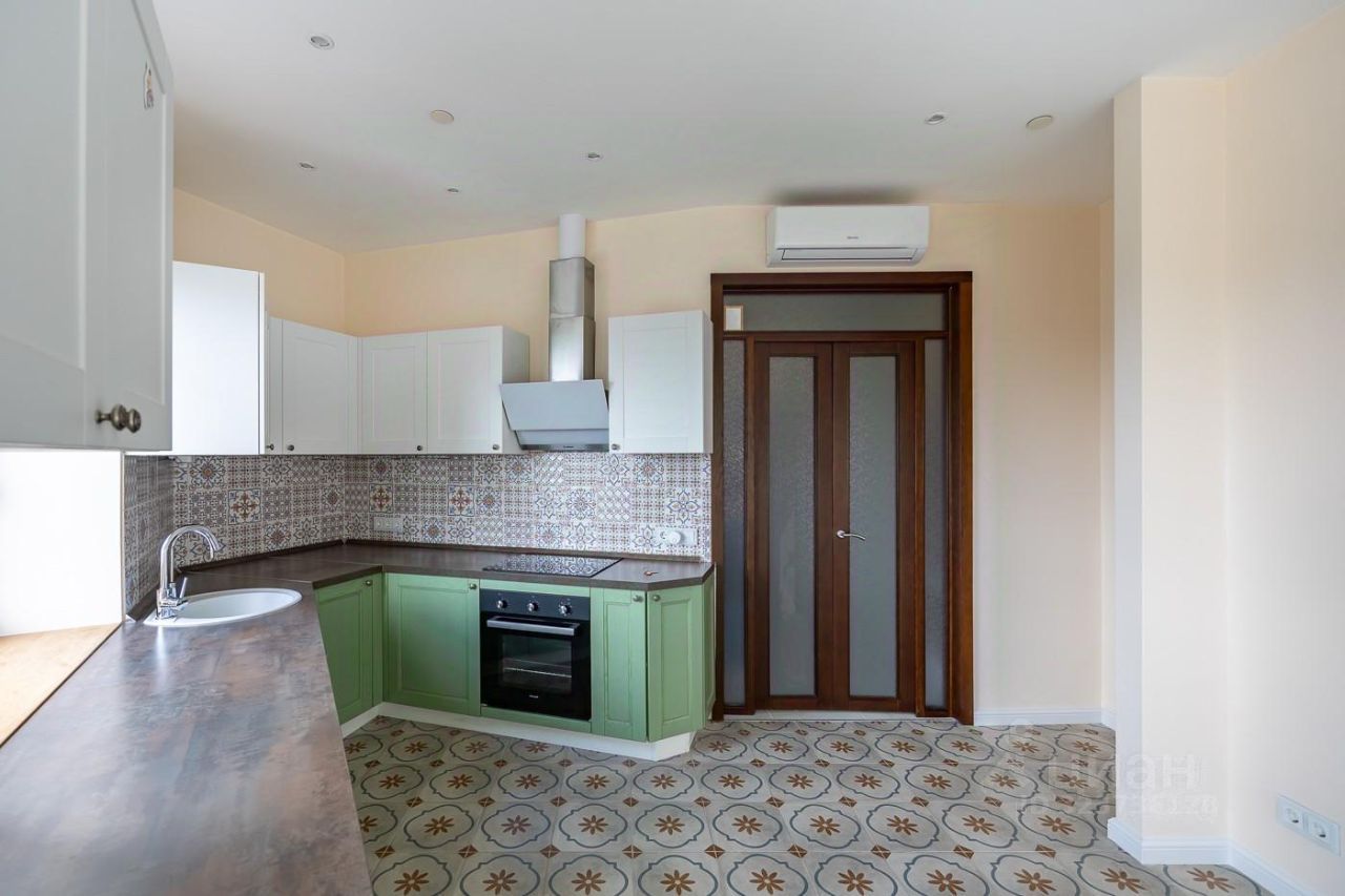 Продажа 3-комн квартиры на вторичном рынке улица Бутлерова, 7Б