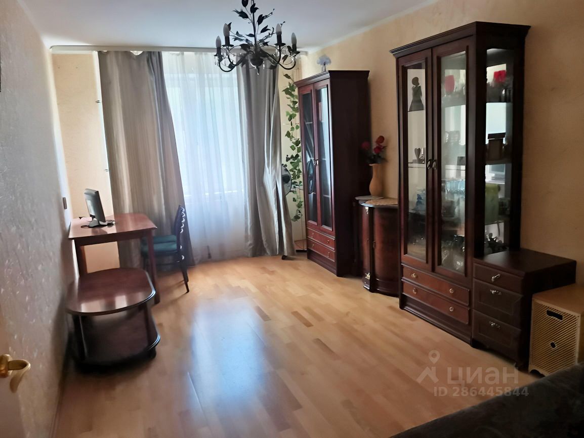 Продажа 2-комн квартиры на вторичном рынке пос. Песочный