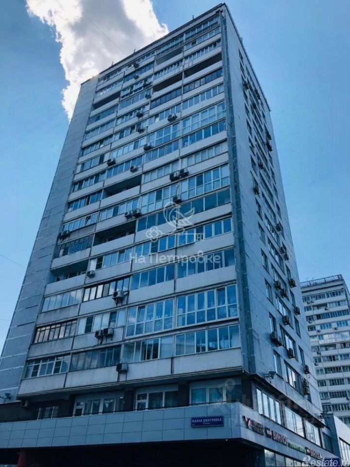 Продажа 3-комн квартиры на вторичном рынке Садовая-Триумфальная улица,  д. 22/31