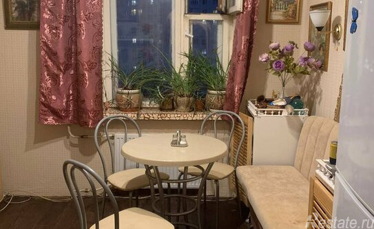 Продажа 2-комн квартиры на вторичном рынке Ветеранов пр-кт,  д. 142