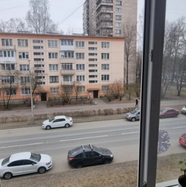Продажа 1-комн квартиры на вторичном рынке Учительская улица,  д. 14