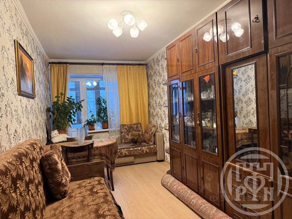 Продажа 2-комн квартиры на вторичном рынке Кировск, Набережная улица, 11