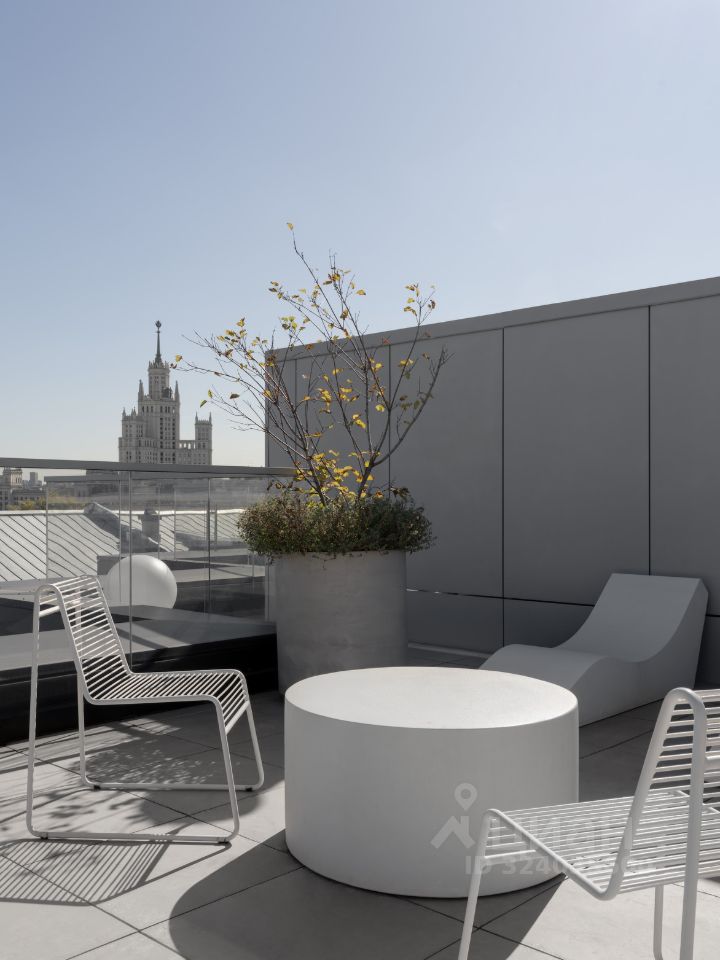 Продажа 3-комн квартиры на вторичном рынке Славянская площадь, 2/5с1