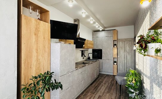 Продажа 2-комн квартиры на вторичном рынке ул Оптиков,  д. 37