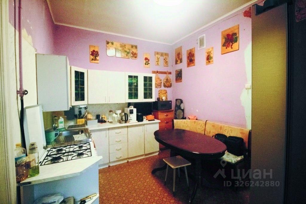 Продажа 3-комн квартиры на вторичном рынке переулок Басков, 10