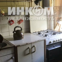 Продажа 2-комн квартиры на вторичном рынке улица Головачёва,  д. 15