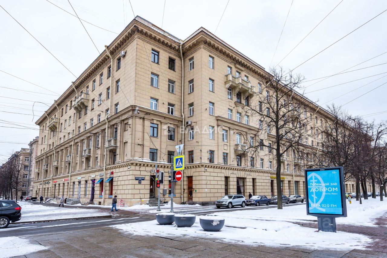Продажа 2-комн квартиры на вторичном рынке Московский проспект, 182