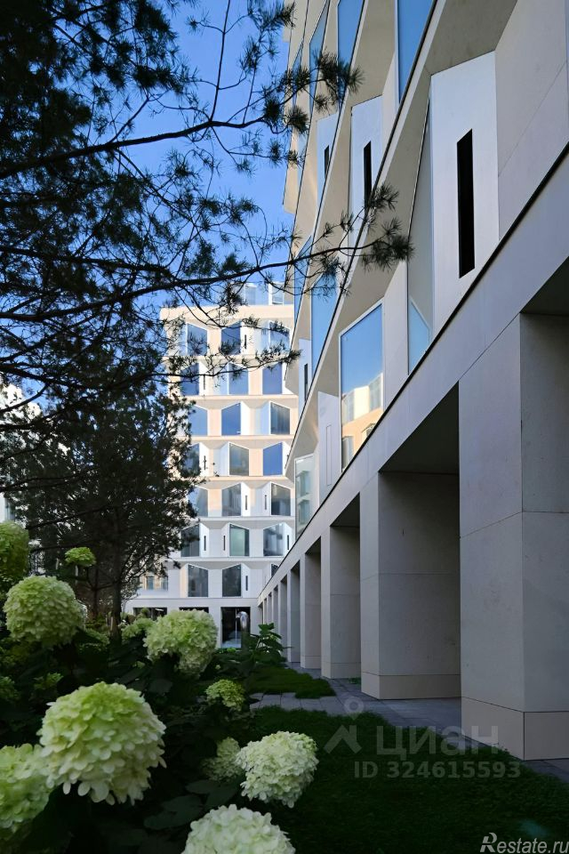 Продажа 3-комн квартиры в новостройке Садовническая улица,  д. 82
