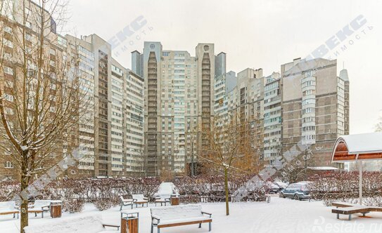 Продажа 3-комн квартиры на вторичном рынке Коломяжский пр-кт,  д. 26