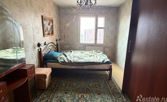 Продажа 3-комн квартиры на вторичном рынке улица Маршала Захарова,  д. 50 к1