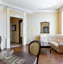 Продажа 4-комн квартиры на вторичном рынке ул Кемская,  д. 1