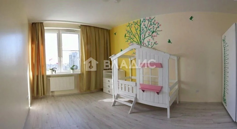 Продажа 3-комн квартиры на вторичном рынке улица Адмирала Коновалова,  д. 2-4