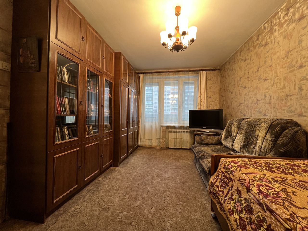 Продажа 2-комн квартиры на вторичном рынке проспект Художников, 39К1