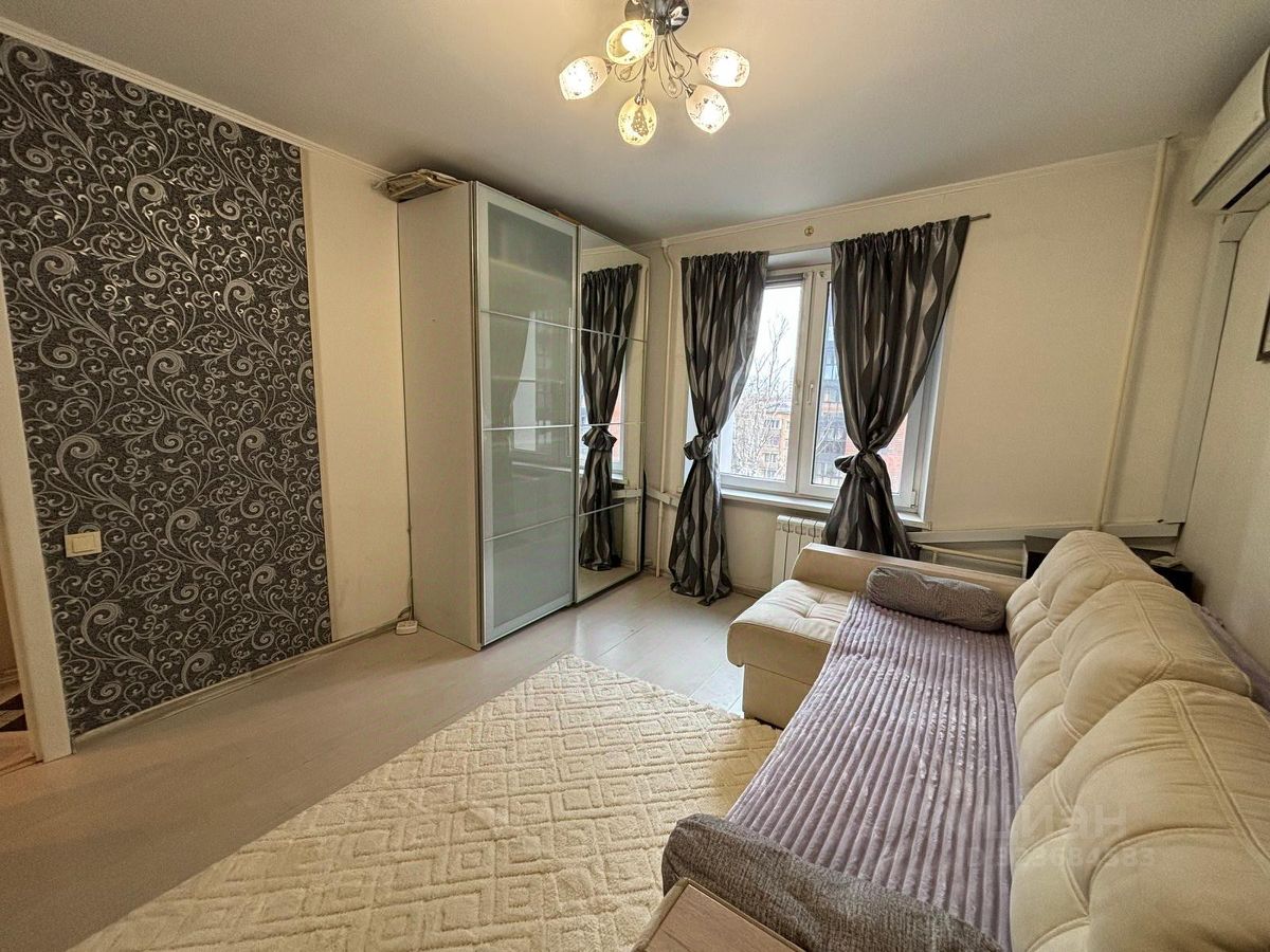 Продажа 2-комн квартиры на вторичном рынке Авангардная улица,  д. 8К3