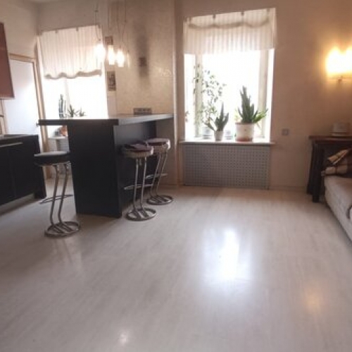 4-комн квартира 20-я линия,  д. 13