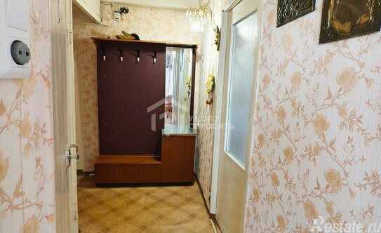 Продажа 3-комн квартиры на вторичном рынке Гостилицы, ул Школьная,  д. 1