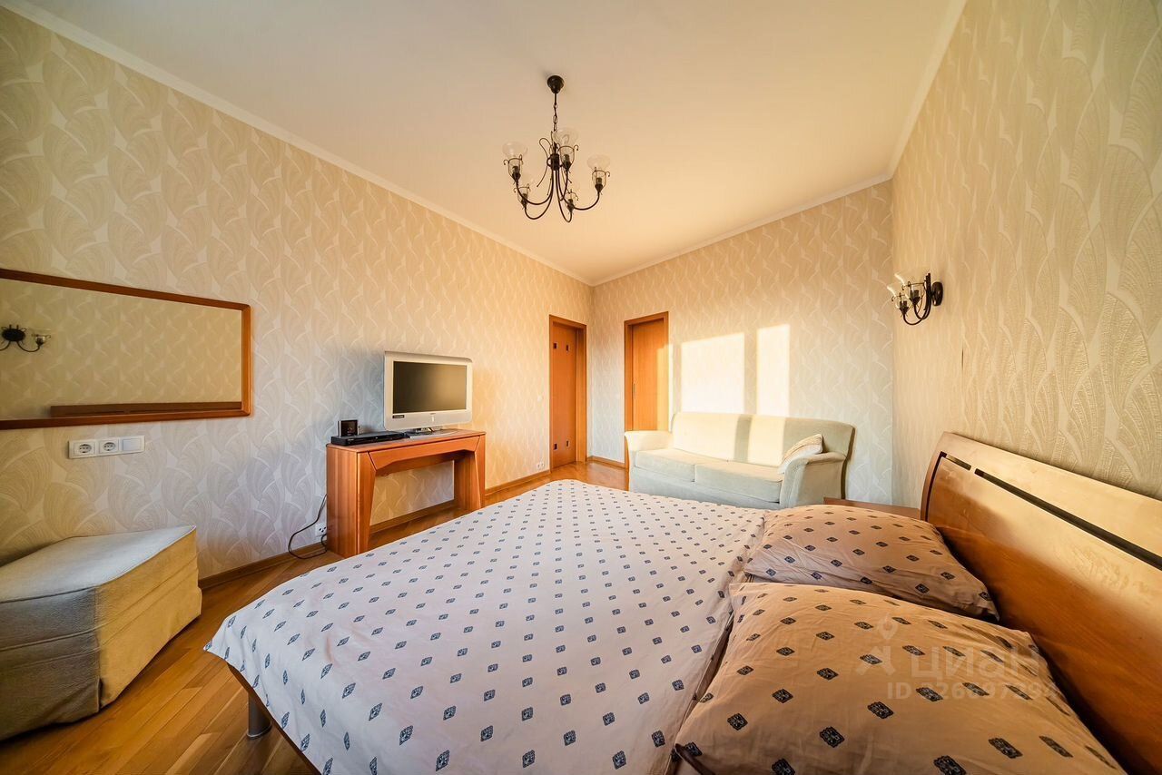 Продажа 3-комн квартиры на вторичном рынке аллея Поликарпова, 2