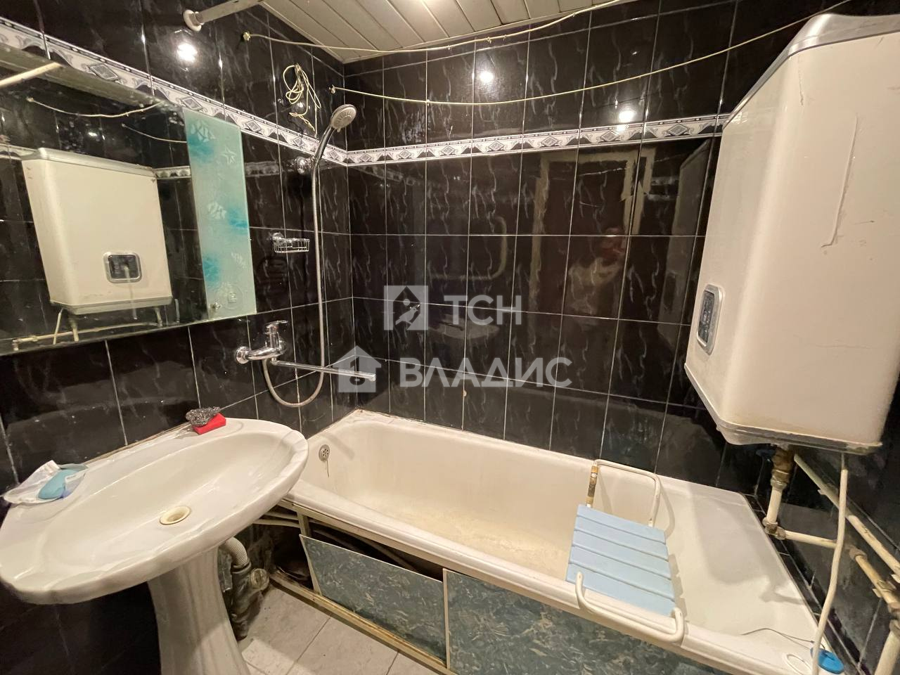 Продажа 3-комн квартиры на вторичном рынке деревня Тарасково, Комсомольская улица, 37