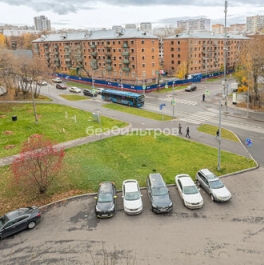 Продажа 3-комн квартиры на вторичном рынке Озёрная улица,  д. 13