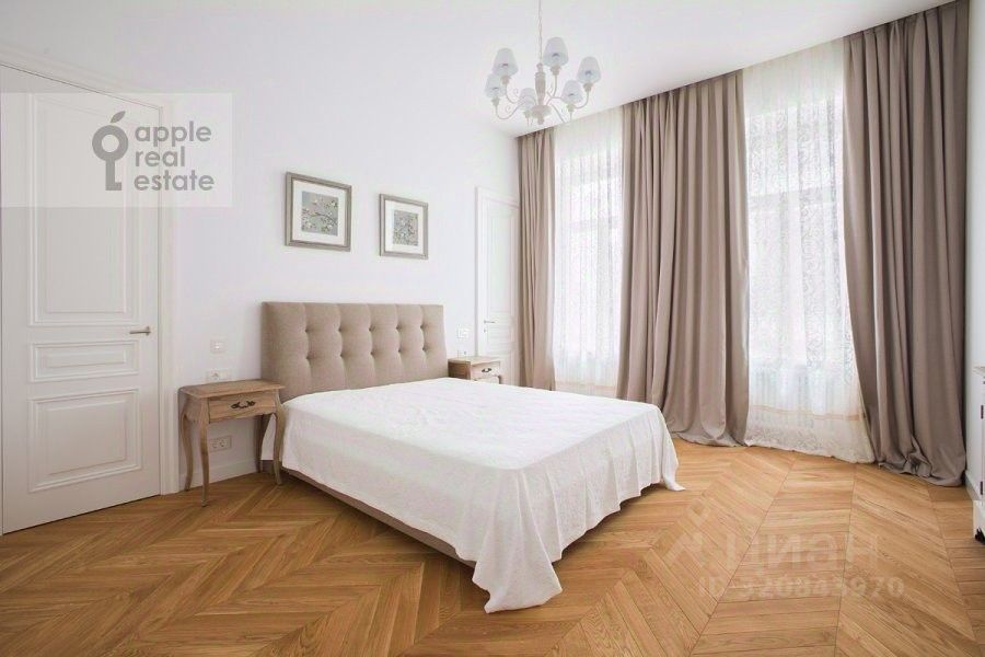 Продажа 3-комн квартиры на вторичном рынке Никольская улица, 10/2С2б