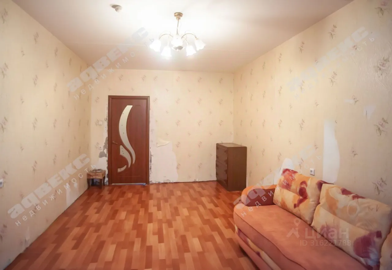 Продажа 3-комн квартиры на вторичном рынке Южный мкр, улица Знаменская, 14
