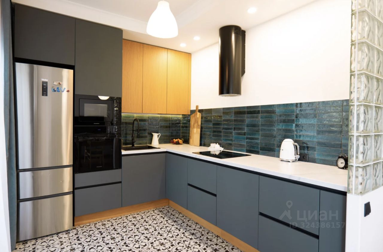 Продажа 4-комн квартиры на вторичном рынке Новоалексеевская улица, 16к2