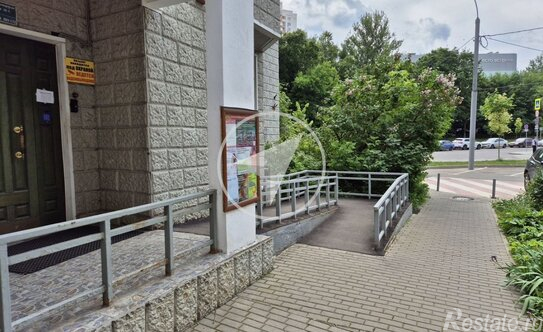 Продажа 3-комн квартиры на вторичном рынке ул Беломорская,  д. 18А