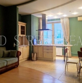 Продажа 4-комн квартиры на вторичном рынке Мосфильмовская улица,  д. 70 к6