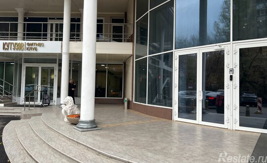 Продажа 3-комн квартиры на вторичном рынке улица Кутузова,  д. 11 к2