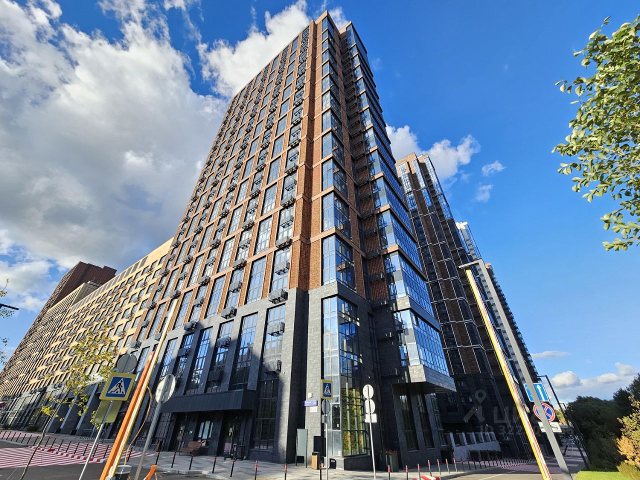 Продажа 1-комн квартиры на вторичном рынке Клинская улица, 2А