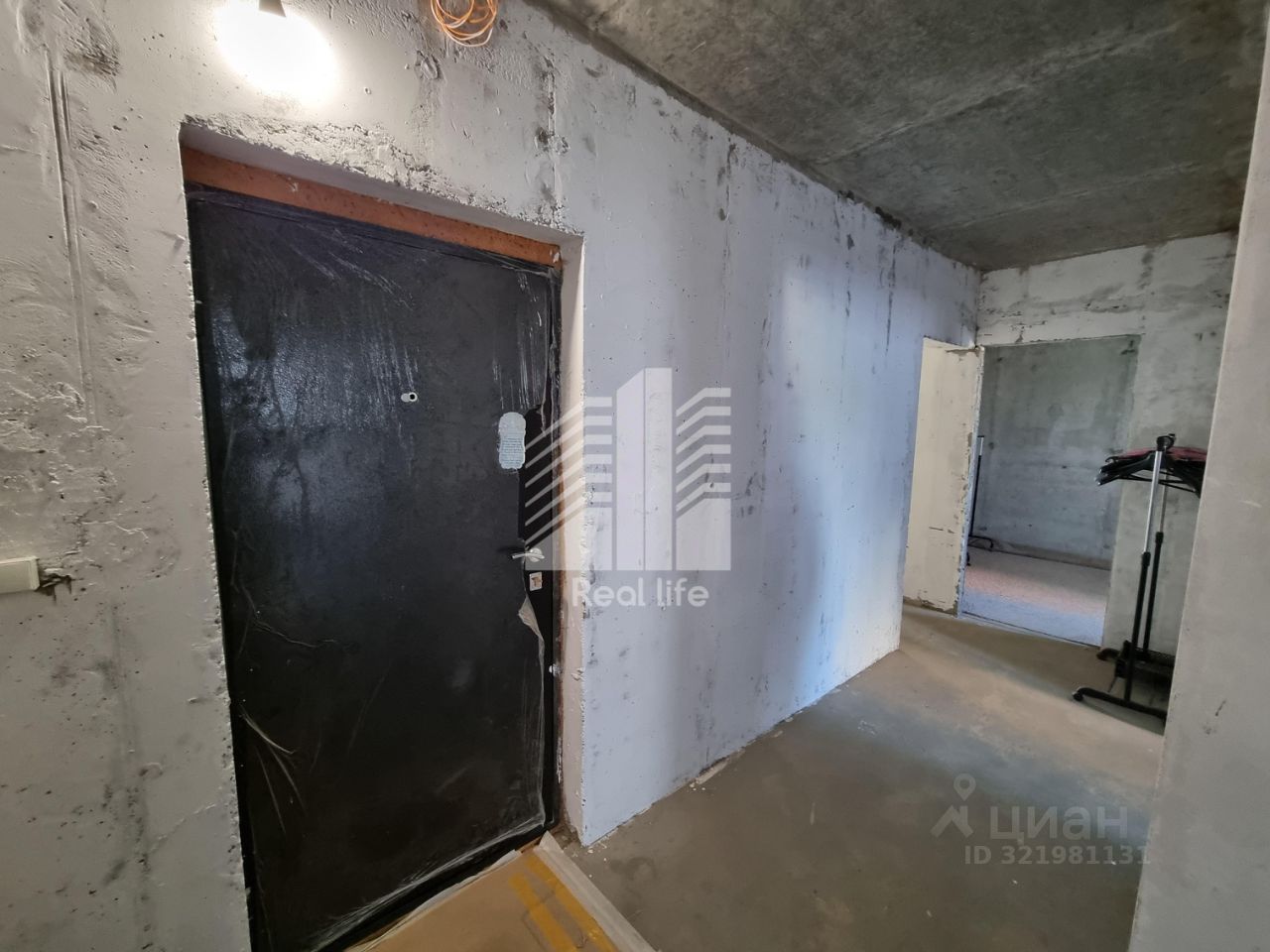 Продажа 3-комн квартиры на вторичном рынке Западный мкр, улица Лунная, 31