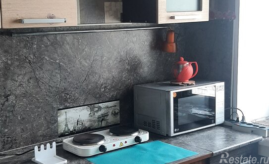 Аренда 2-комн квартиры на вторичном рынке Александровской фермы пр-кт,  д. 2