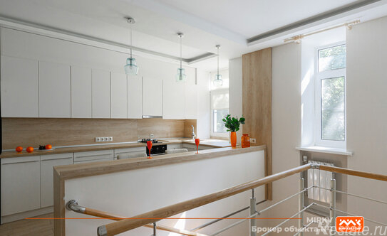 Продажа 3-комн квартиры на вторичном рынке улица Оскаленко,  д. 17А