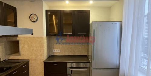 3-комн квартира Уточкина ул. ,  д. 2,  к. 2