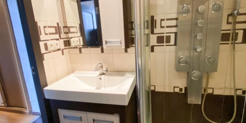 3-комн квартира ул Череповецкая,  д. 12