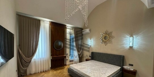 4-комн квартира Добролюбова пр-кт,  д. 2