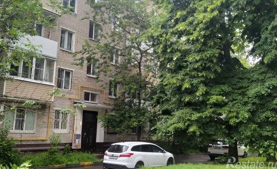 Продажа 2-комн квартиры на вторичном рынке Живописная улица,  д. 34 к3