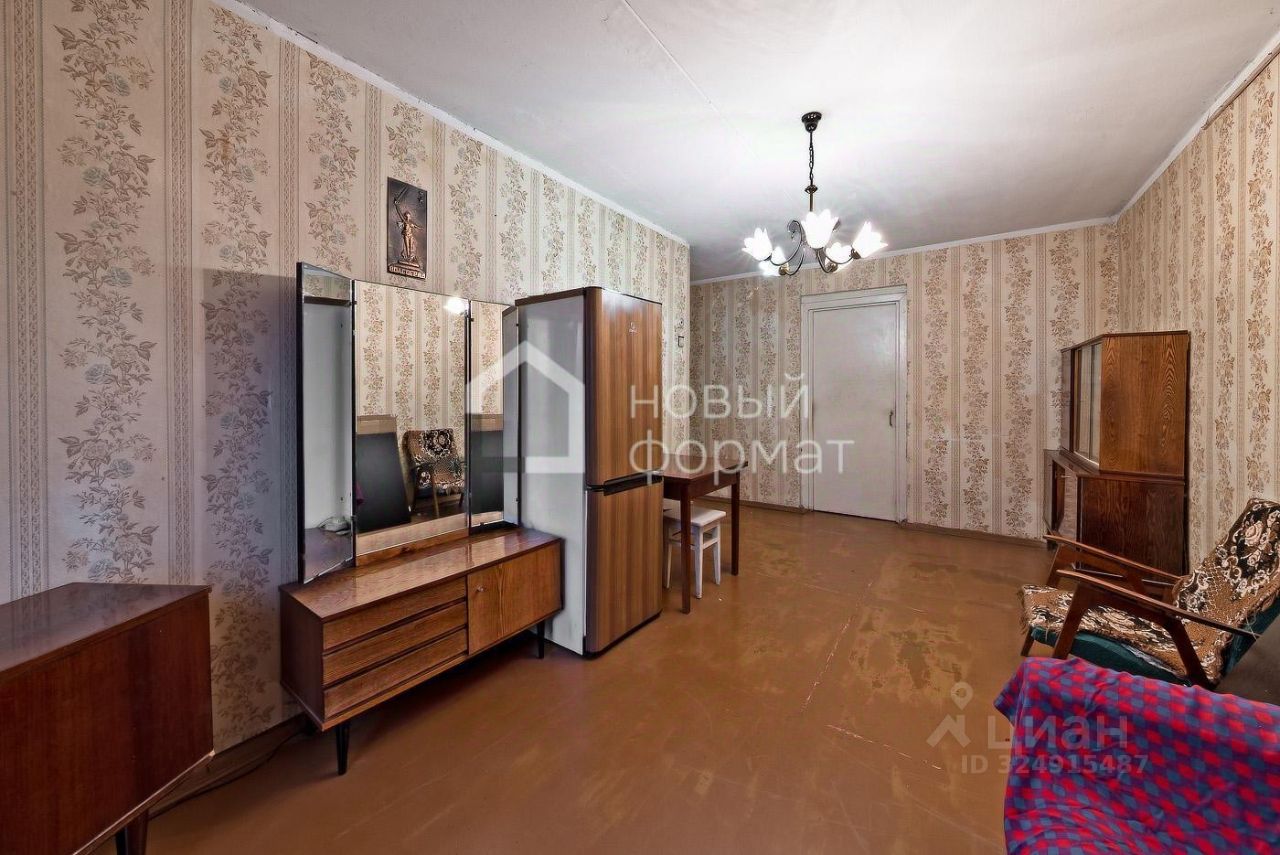 Продажа 3-комн квартиры на вторичном рынке пос. Здравница, улица Дубки, 6
