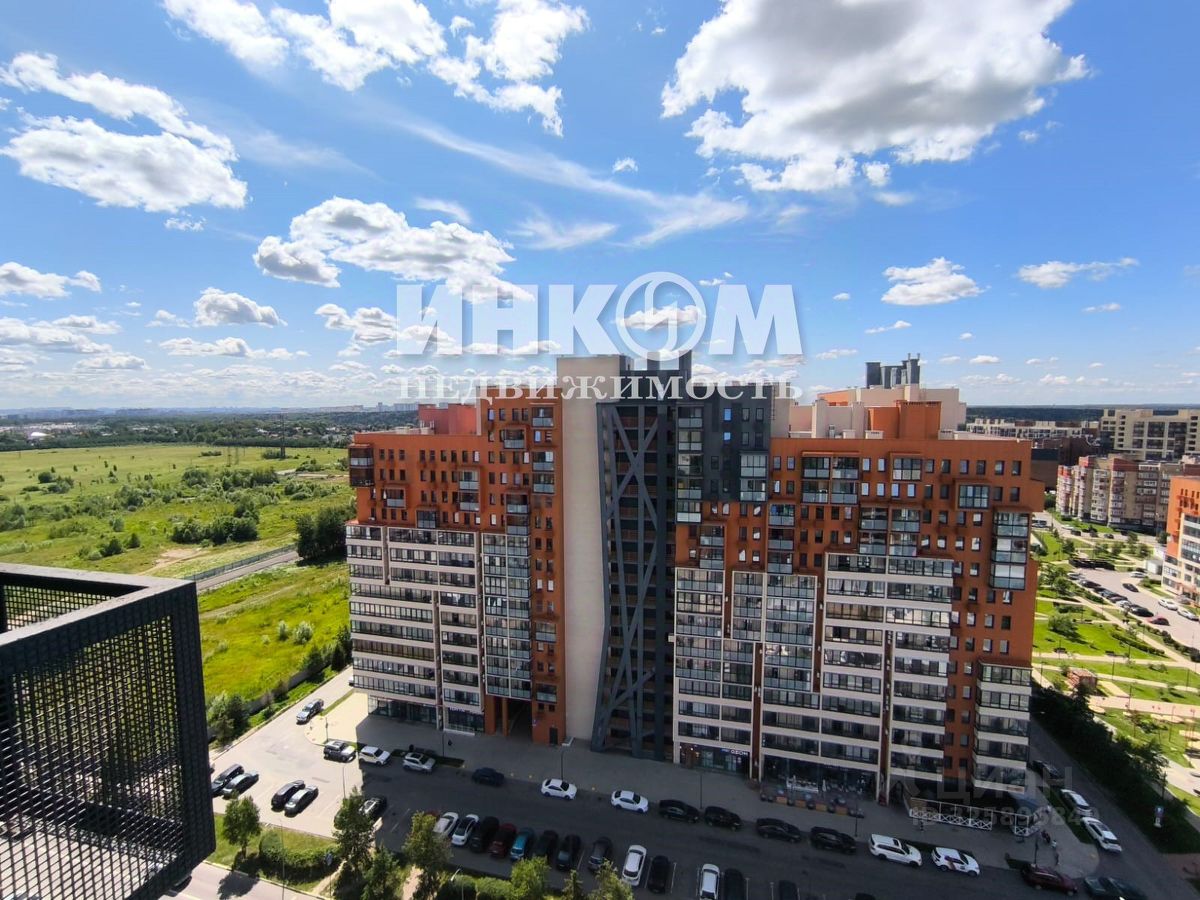 Продажа 3-комн квартиры на вторичном рынке Отрадное пгт, улица Пятницкая, 11