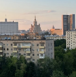 Продажа 4-комн квартиры на вторичном рынке Украинский бульвар,  д. 7