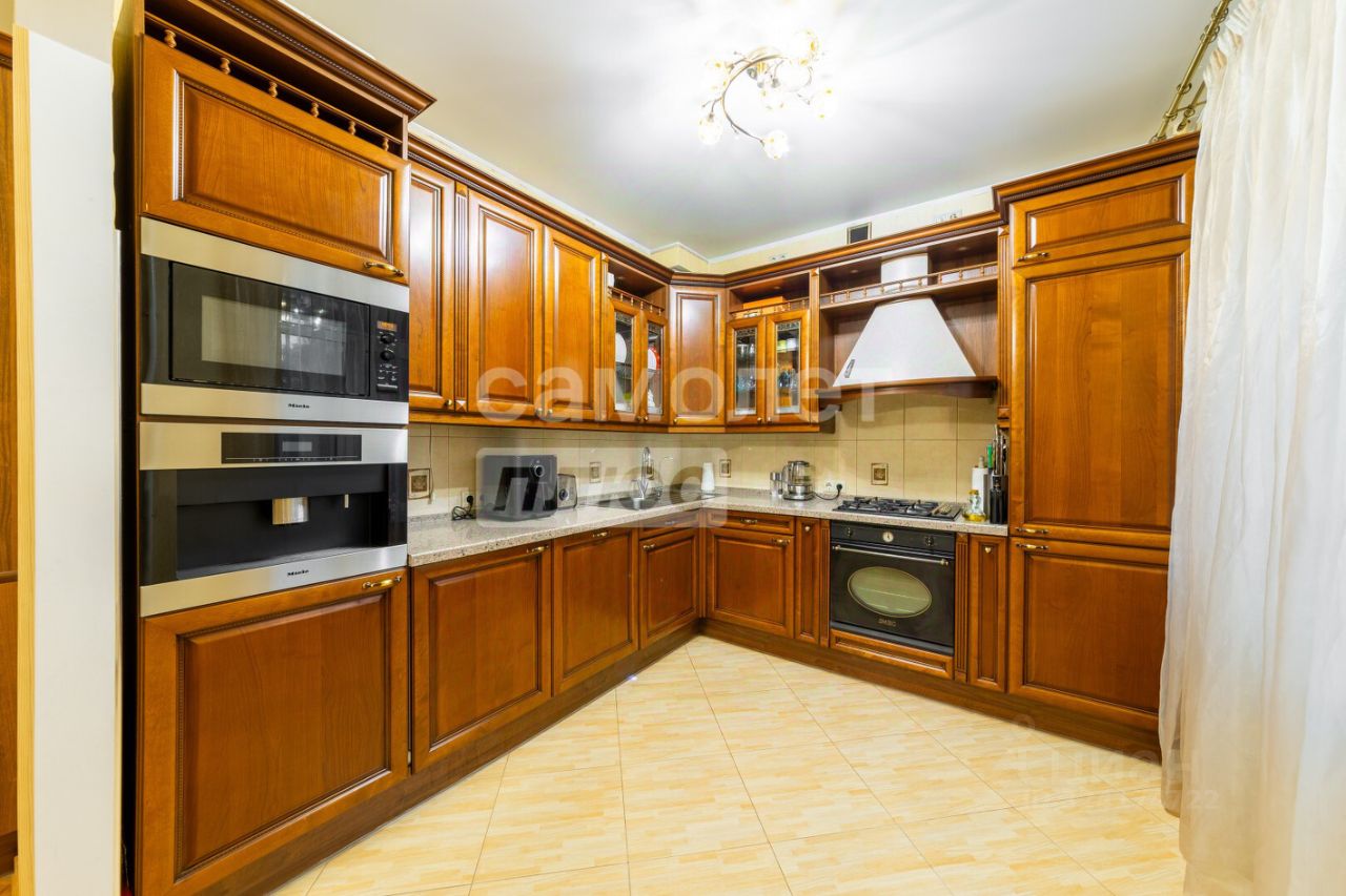 Продажа 4-комн квартиры на вторичном рынке Благодатная улица, 34