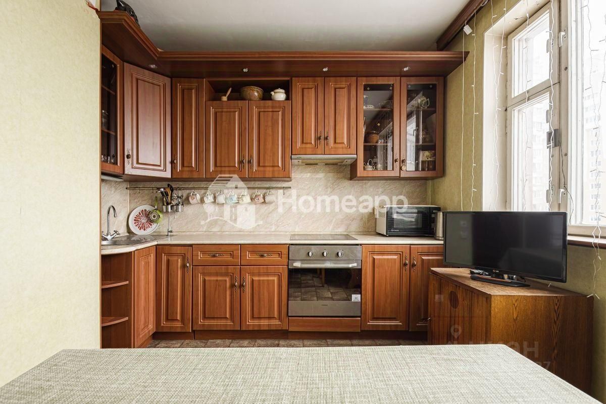 Продажа 3-комн квартиры на вторичном рынке проезд Донелайтиса, 25