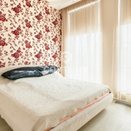 Продажа 4-комн квартиры на вторичном рынке Таёжная улица,  д. 8 к2