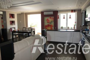 Продажа 4-комн квартиры на вторичном рынке Колпино г, Московская ул ,  д. 4