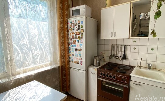 Продажа 3-комн квартиры на вторичном рынке улица Кулакова,  д. 21