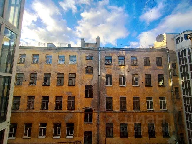 Продажа 3-комн квартиры на вторичном рынке переулок Апраксин, 20