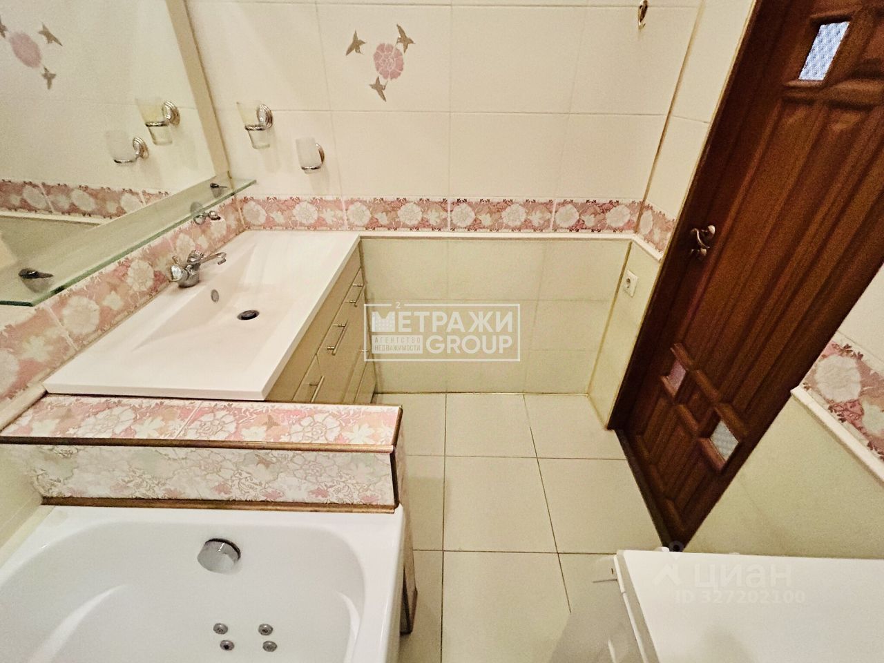 Продажа 3-комн квартиры на вторичном рынке Лосино-Петровский, Октябрьская улица, 3