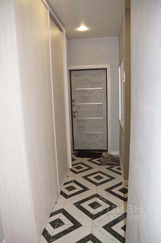 Продажа 3-комн квартиры на вторичном рынке Петергоф, Ропшинское шоссе, 3к2