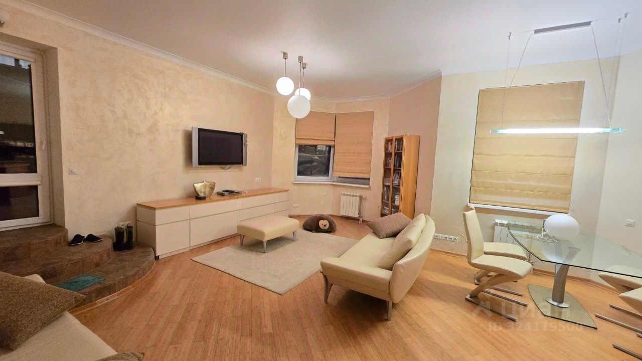 Продажа 2-комн квартиры на вторичном рынке улица Островитянова, 4