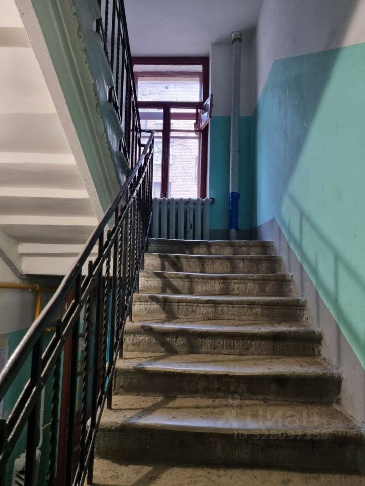 Продажа 2-комн квартиры на вторичном рынке улица Остоумова, 7-9Б